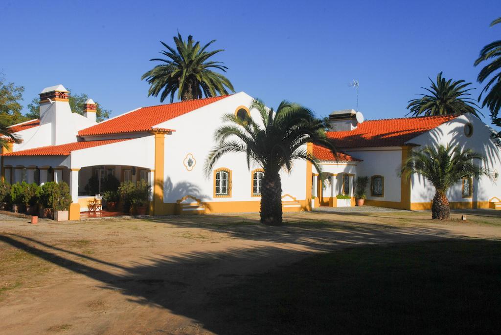 Herdade Da Samarra Hotell Viana do Alentejo Exteriör bild