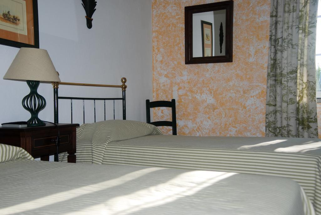 Herdade Da Samarra Hotell Viana do Alentejo Rum bild